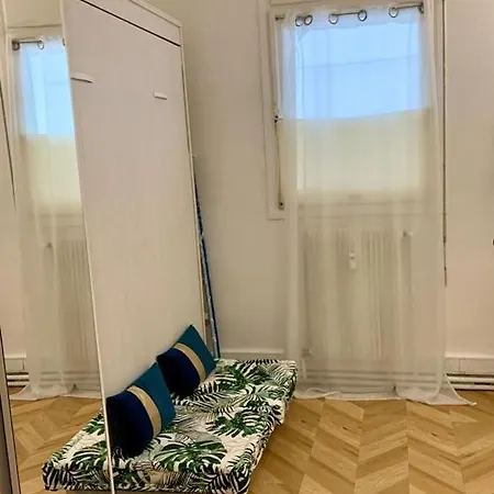 Apartment Near Forum Grimaldi And Beach. Bnbrickeys. *
