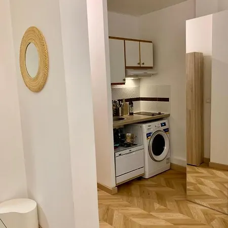 Near Forum Grimaldi And Beach. Bnbrickeys. Monte-Carlo