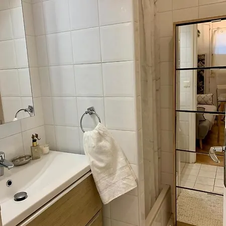 Near Forum Grimaldi And Beach. Bnbrickeys. Apartment *