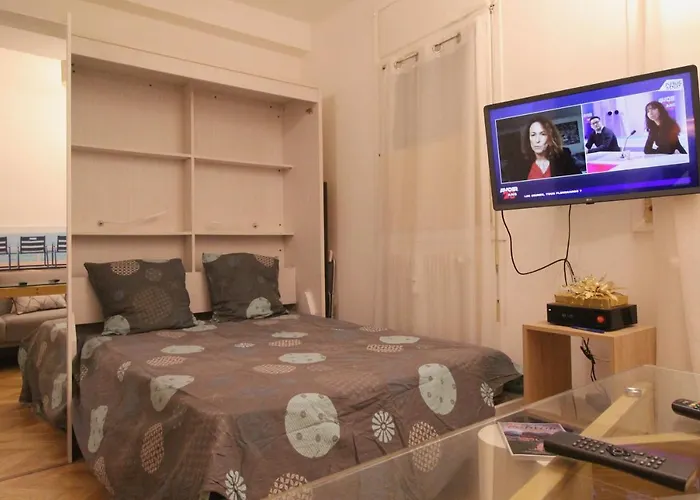 Appartement Near Forum Grimaldi And Beach. Bnbrickeys.