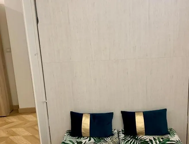 Near Forum Grimaldi And Beach. Bnbrickeys. *